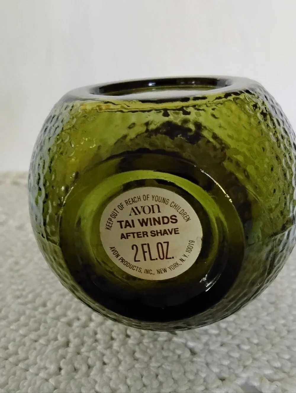 Vtg Avon Tia Winds After Shave Textured Green Glass Pipe Shape Decanter.